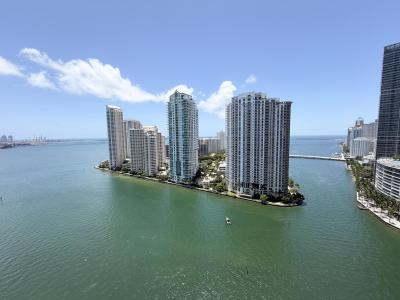 300 S BISCAYNE Boulevard T-2208, Miami, Florida 33131, Estados Unidos