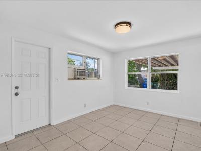 2513 NE 33rd Ave 1-2, Fort Lauderdale, Florida 33305, USA