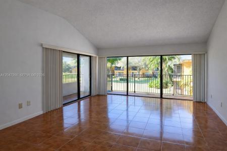5821 Washington St 32, Hollywood, Florida 33023, USA