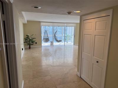 145 SE 25th Rd 1003, Miami, Florida 33129, USA