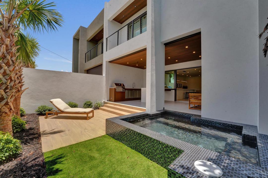 1525 NE 15TH Avenue, Fort Lauderdale, Florida 33304, USA