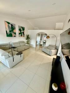 10350 SW 208th Ter, Cutler Bay, Florida 33189, USA