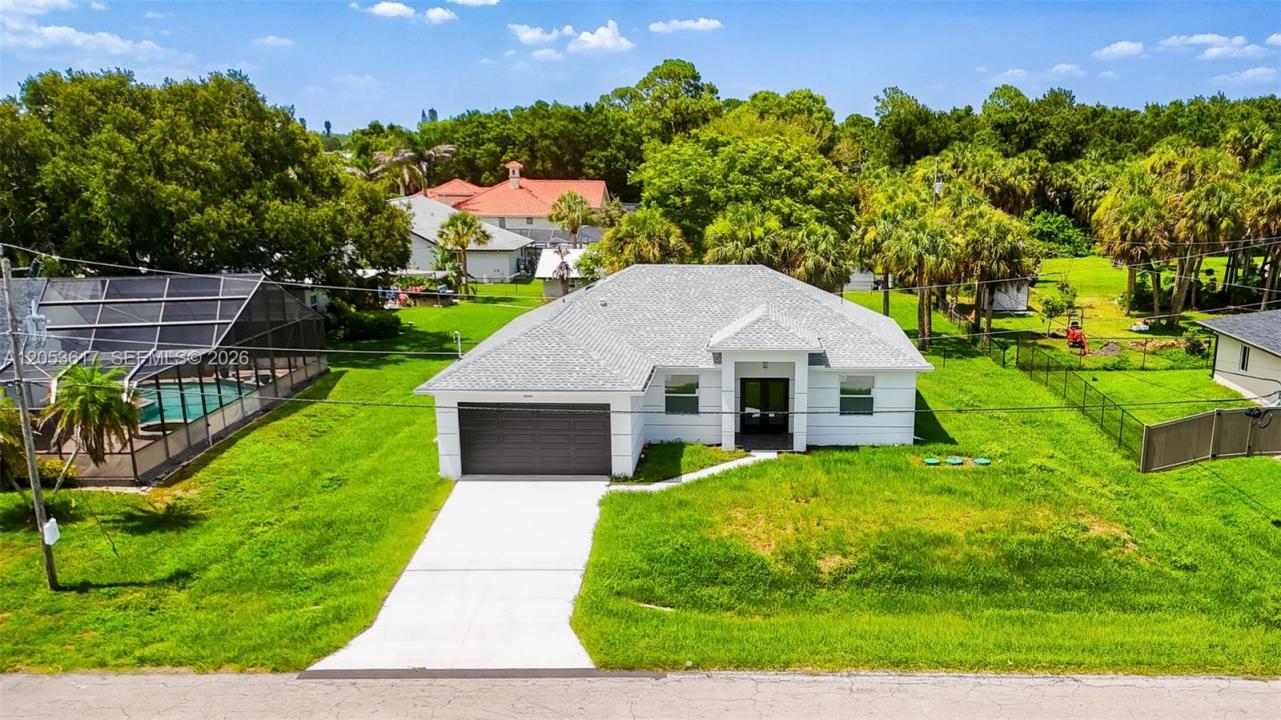 2524 LAKEVIEW DR, Lehigh Acres, Floride 33936, États-Unis