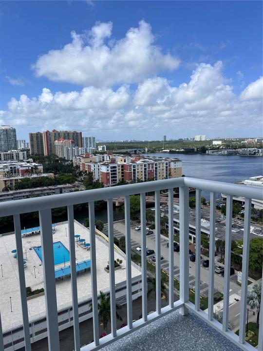 231 174th St 1905, Sunny Isles Beach, Floride 33160, États-Unis