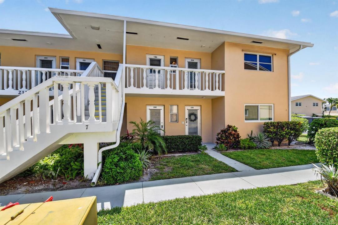2111 NE 1ST Court 204, Boynton Beach, Floride 33435, États-Unis