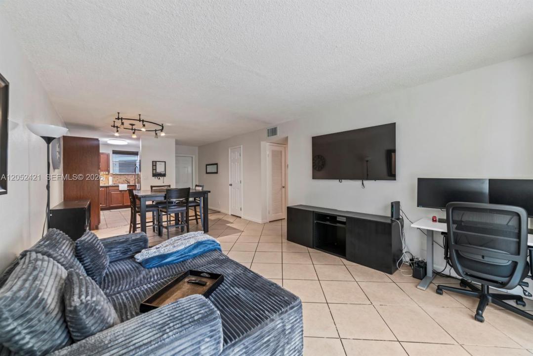 1400 Tallwood Ave 107, Hollywood, Florida 33021, Stati Uniti