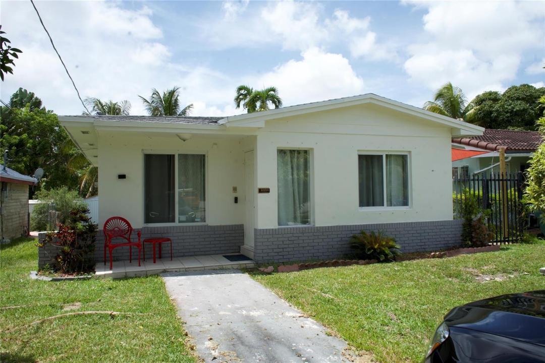 11150 Peachtree Drive, Miami, Florida 33161, USA