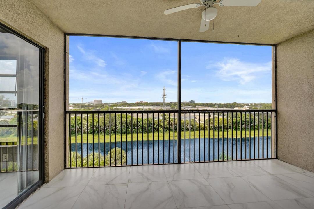 2200 S Cypress Bend Drive 707, Pompano Beach, Floryda 33069, USA