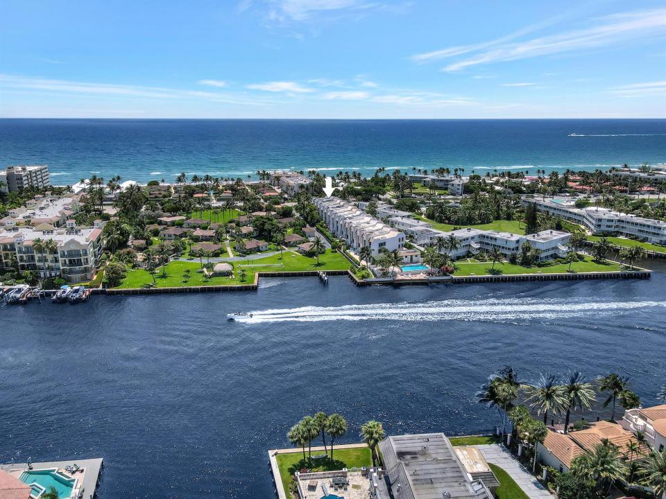 1222 Hillsboro Mile 11, Hillsboro Beach, Florida 33062, USA