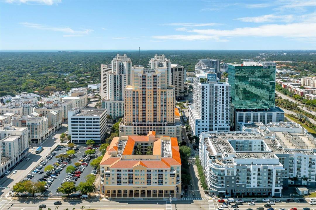 9055 SW 73rd Ct 602, Miami, Floryda 33156, USA