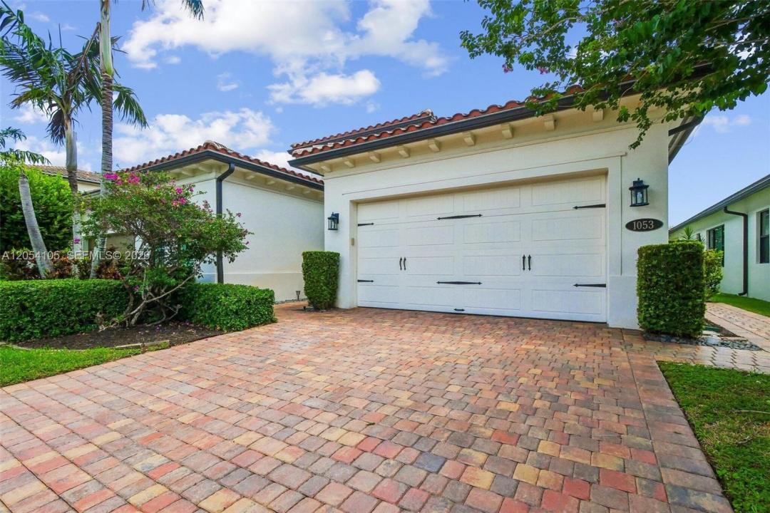 1053 SW 113th Way, Pembroke Pines, Floride 33025, États-Unis