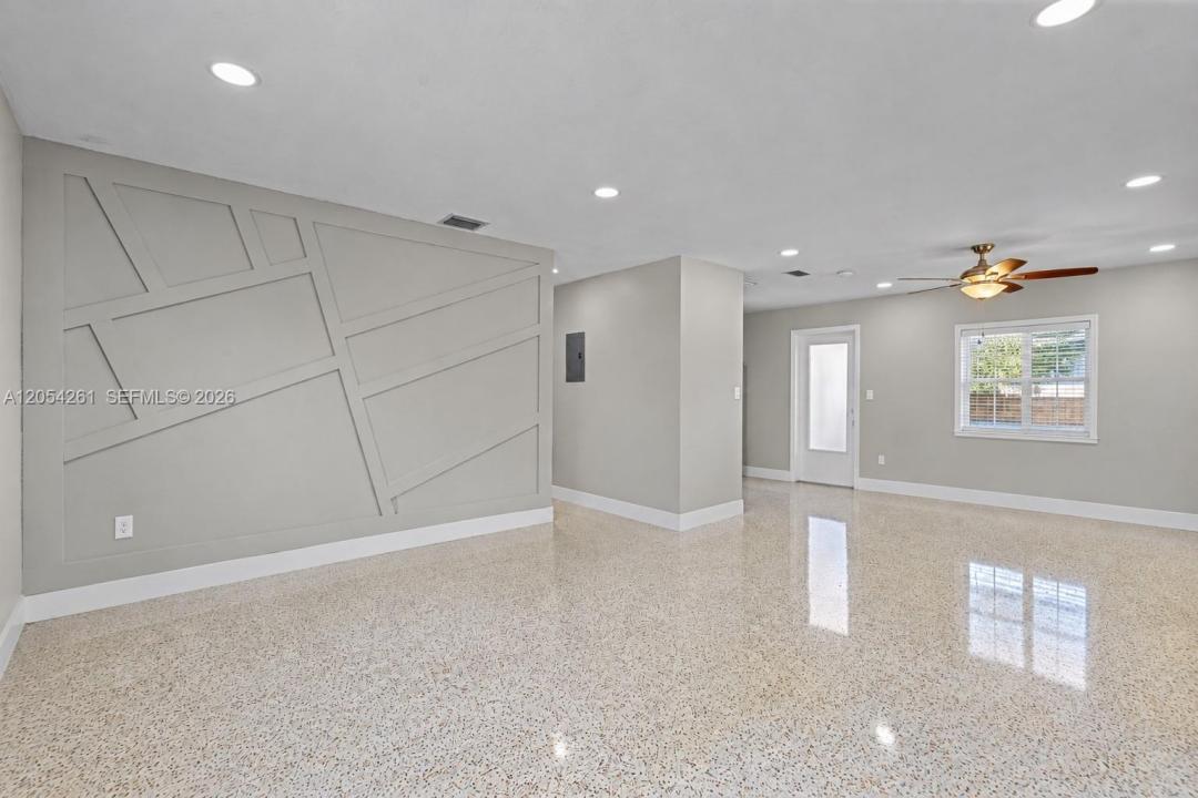766 E 36th St, Hialeah, Floryda 33013, USA