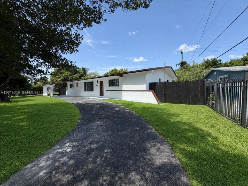 19202 NW 23rd Ct, Miami Gardens, Флорида 33056, Соединенные Штаты