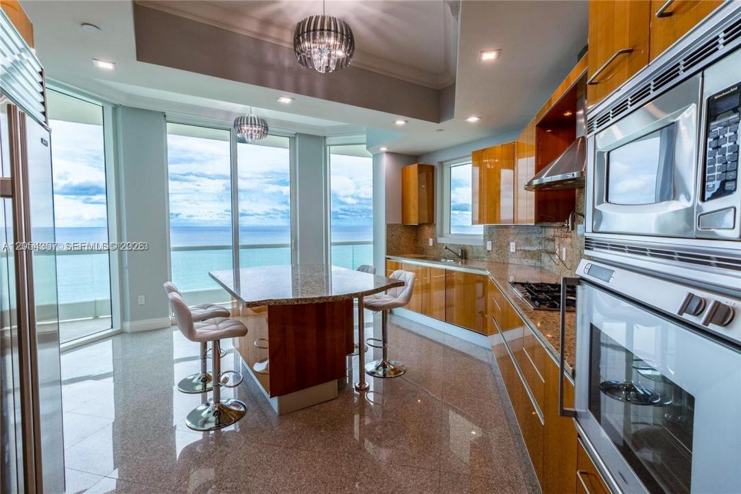 16051 Collins Ave 2402, Sunny Isles Beach, Floride 33160, États-Unis