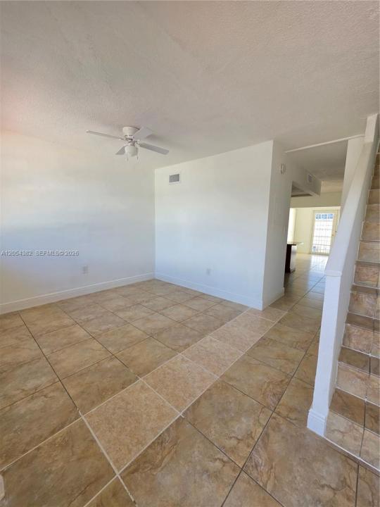10972 SW 4th St J2, Sweetwater, Florida 33174, USA