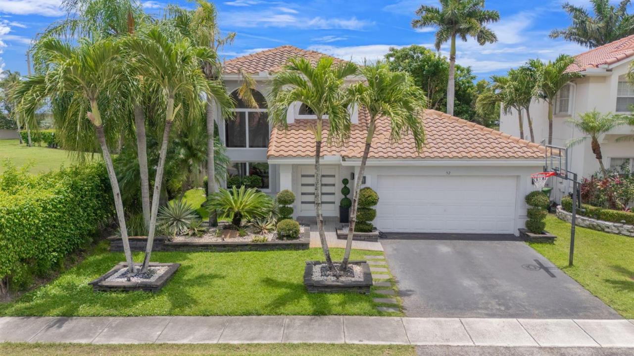 52 Gables Boulevard, Weston, Florida 33326, USA
