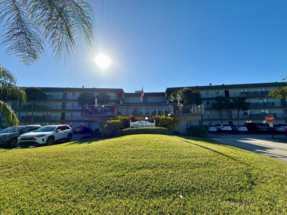 9440 SW 8TH Street 208, Boca Raton, Florida 33428, USA