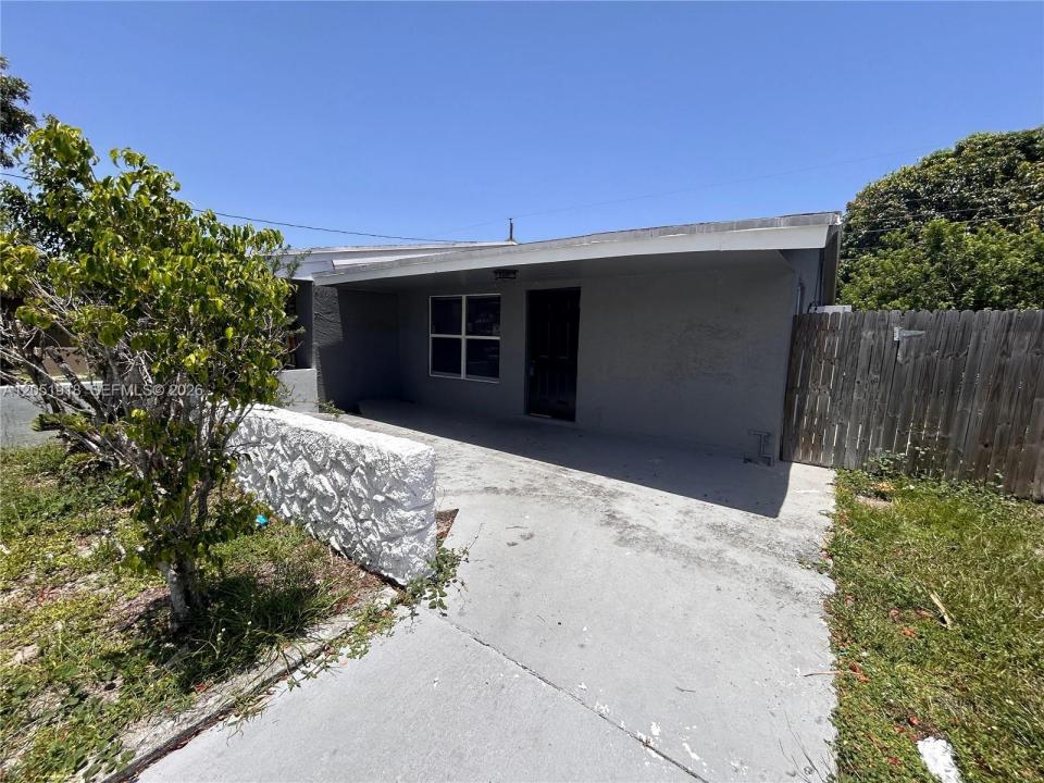3070 NW 12th Ct 1-2, Fort Lauderdale, Florida 33311, USA