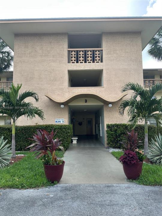 17050 NE 14th Ave 110, Miami, פלורידה 33162, ארצות הברית של אמריקה