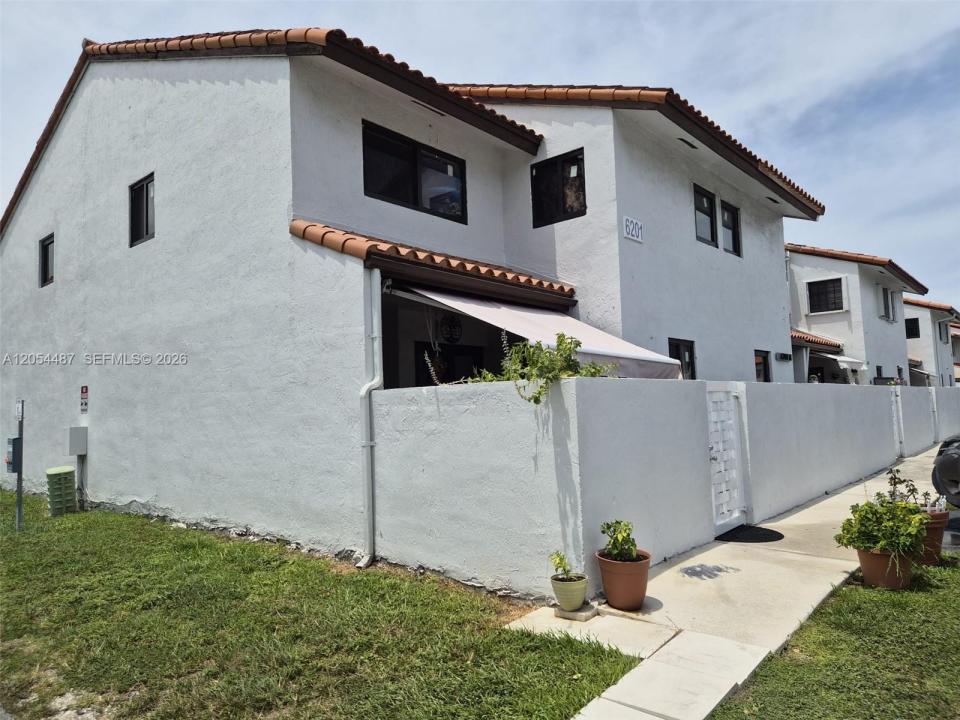 6201 sw 138 th ct G, Miami, Floryda 33183, USA