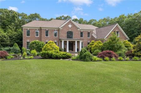 50 Judge Torres Lane, East Greenwich, Rhode Island 02818, USA