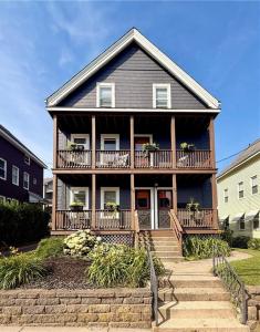 87 Rockland Avenue, Woonsocket, Rhode Island 02895, USA