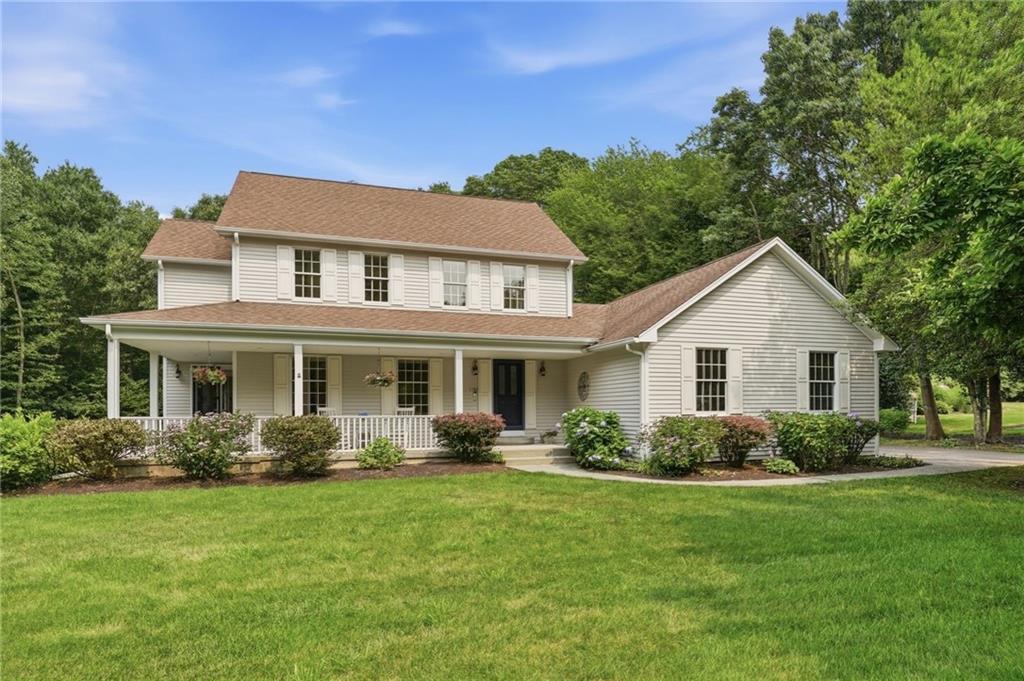 136 Holly Hills Lane, North Kingstown, Rhode Island 02874, USA
