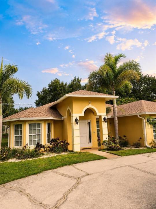 4856 ARCHIE LN, Florida 33905, USA