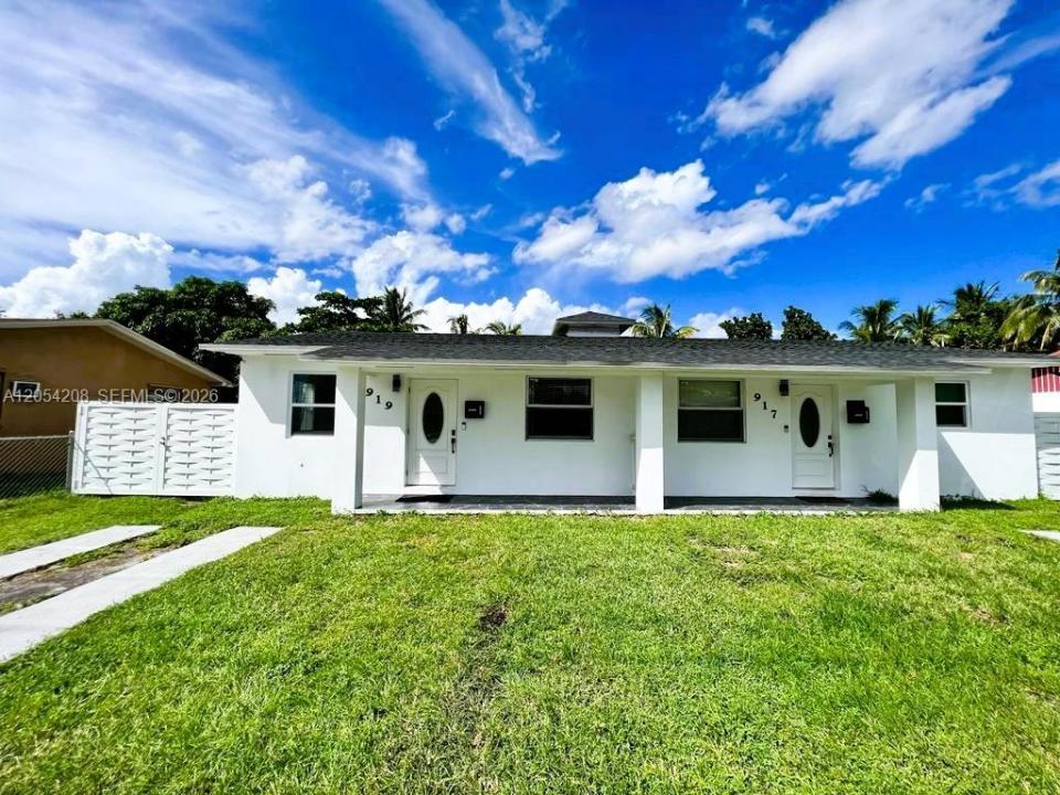917 NW 103rd St 917, Miami, Floride 33150, États-Unis