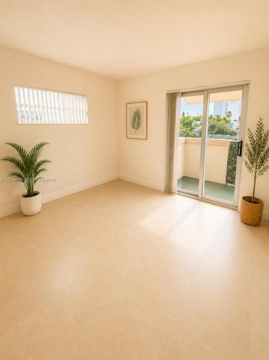 680 Miller Dr W405, Miami Springs, Florida 33166, Stati Uniti