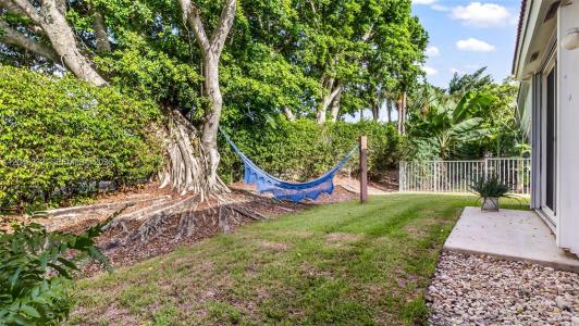 1221 E Bel Aire Dr E, Pembroke Pines, Florida 33027, USA