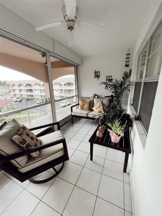 501 Blue Heron Dr 314-A, Hallandale Beach, Floryda 33009, USA