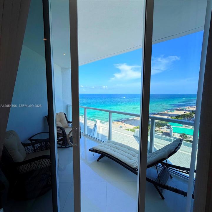 16699 Collins Ave 1410, Sunny Isles Beach, Floryda 33160, USA