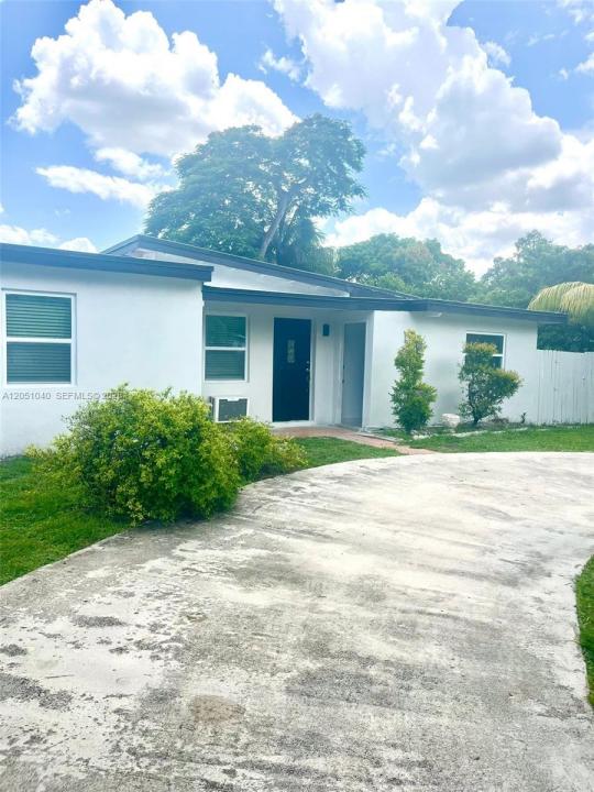 116 EDMUND RD, West Park, Florida 33023, USA
