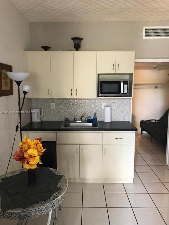 26 Diplomat Pkwy 2233, Hallandale Beach, فلوريدا 33009, الولايات المتحدة