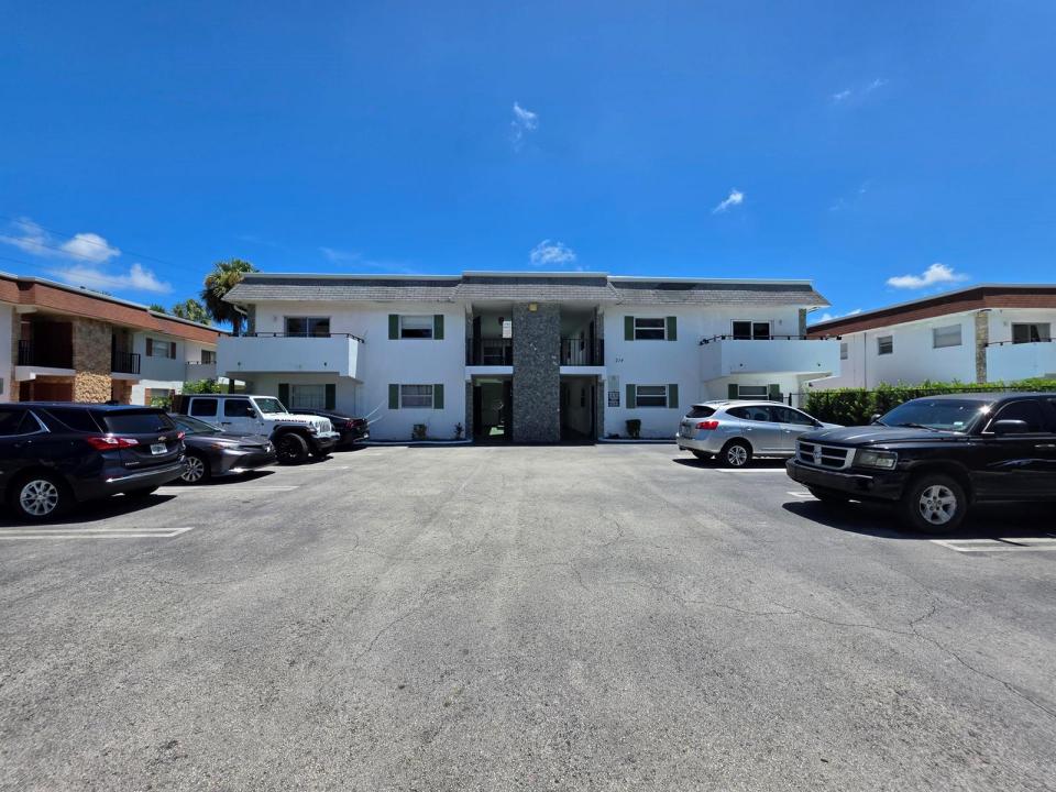 214 SW 1ST Street I-2, Pompano Beach, Floride 33060, États-Unis