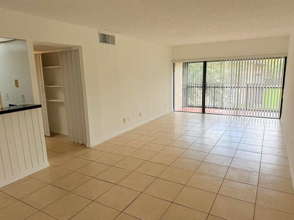 5981 WASHINGTON Street 207, Hollywood, Floride 33023, États-Unis