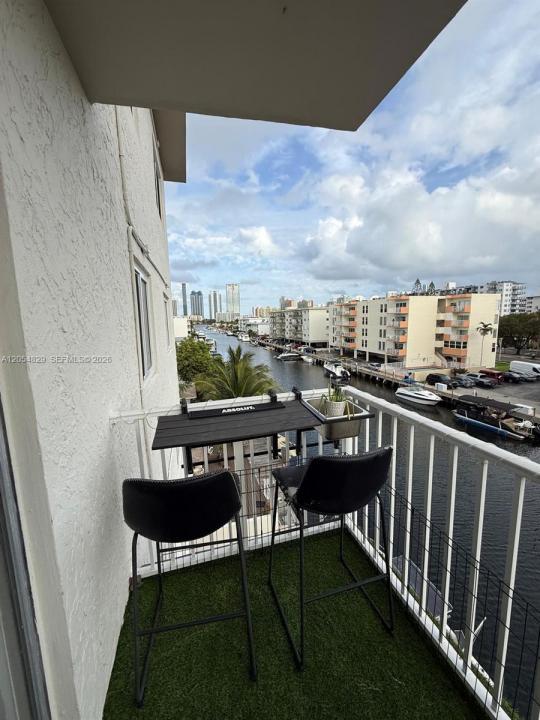 3536 NE 168th St 403, North Miami Beach, 플로리다 33160, 미국