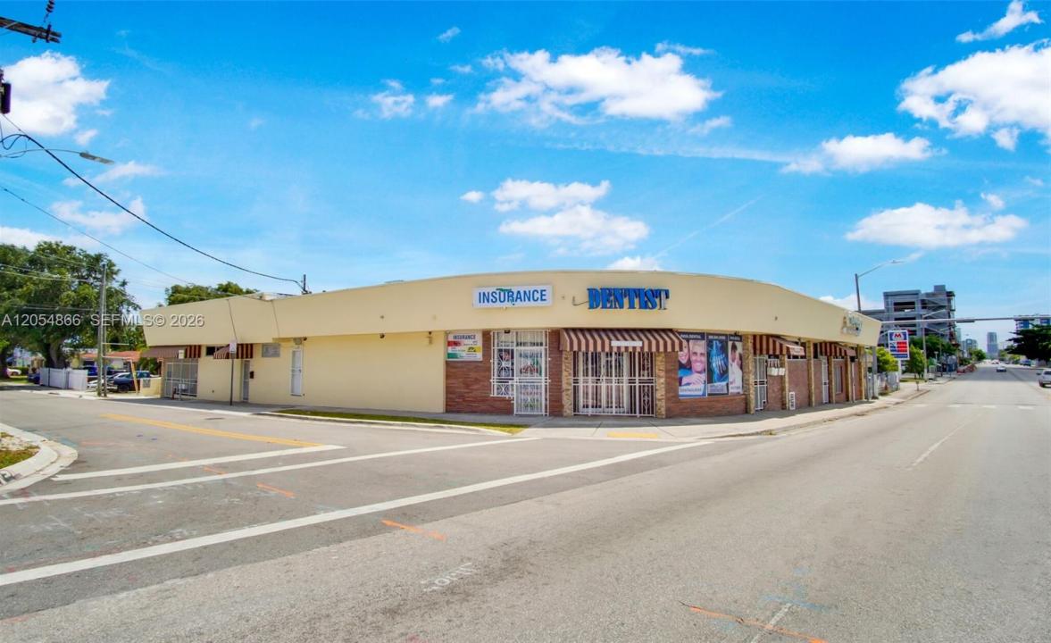 721 NW 21st Ct, Miami, Florida 33125, USA