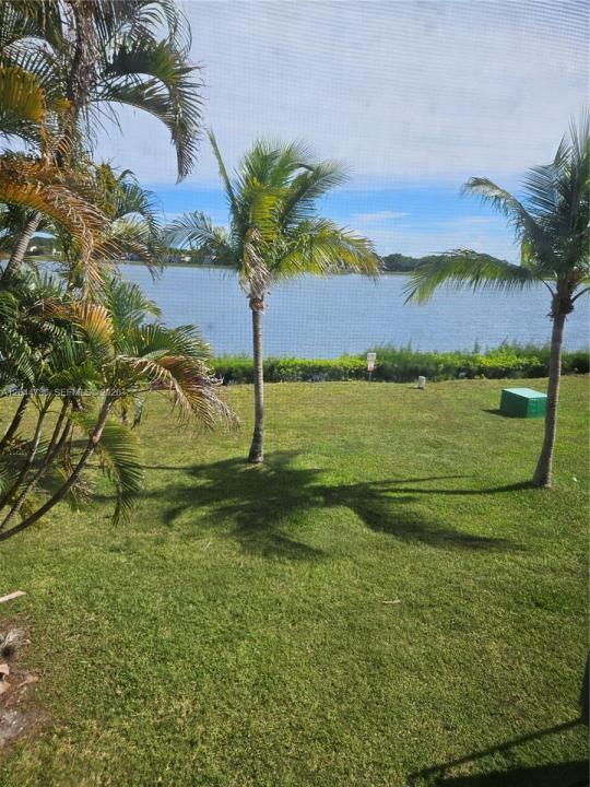 20822 San Simeon Way 111, Miami, Florida 33179, Stati Uniti