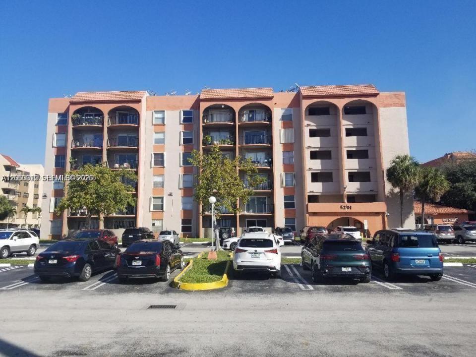 5201 NW 7th St 408, Miami, Floride 33126, États-Unis