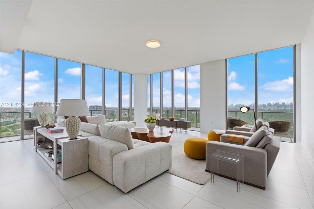 2678 Tigertail Ave PH1, Miami, Florida 33133, Stati Uniti