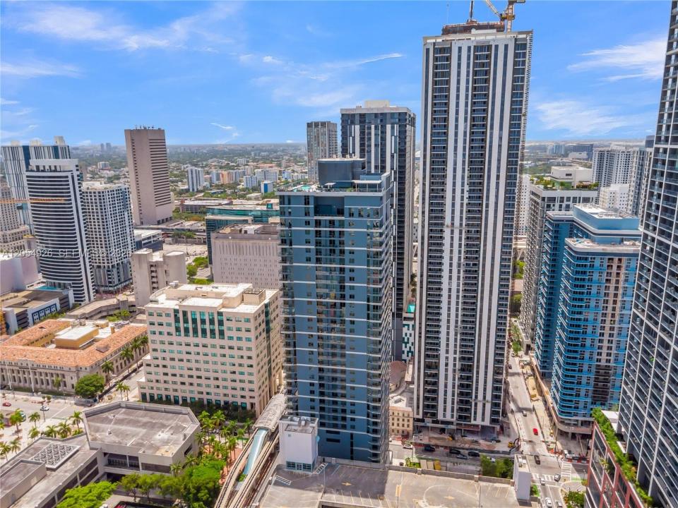 121 NE 5th St 3405, Miami, Florida 33132, USA