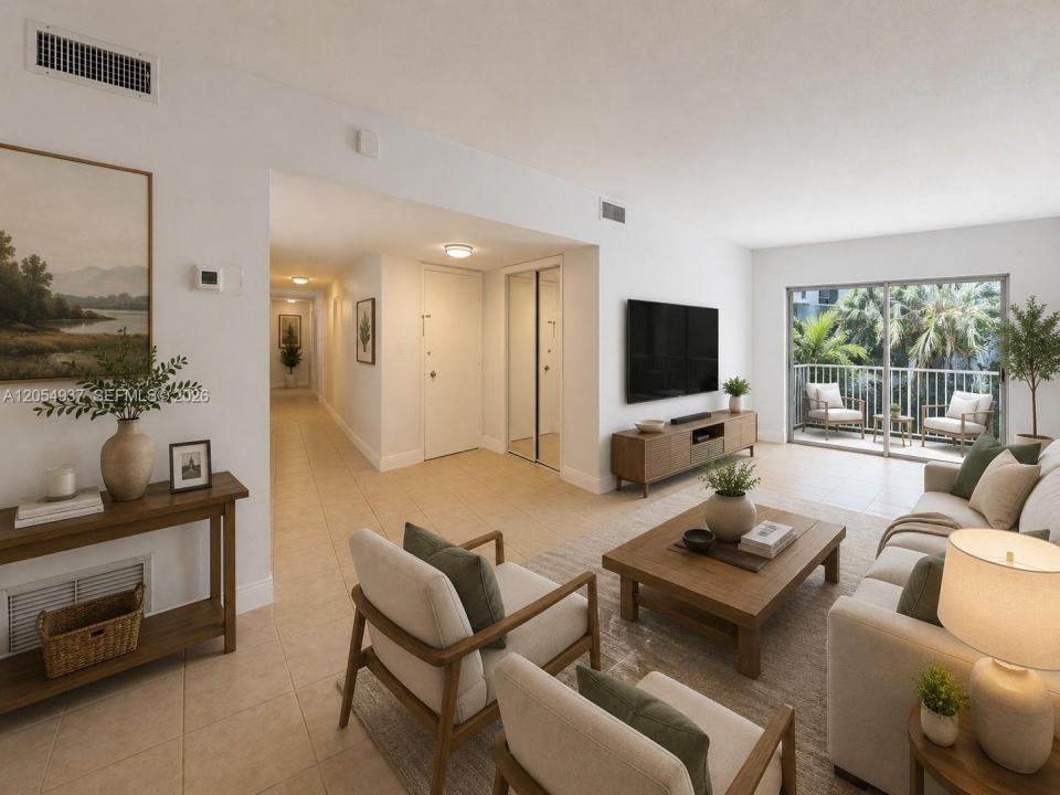 1075 92nd St 201, Bay Harbor Islands, Floryda 33154, USA
