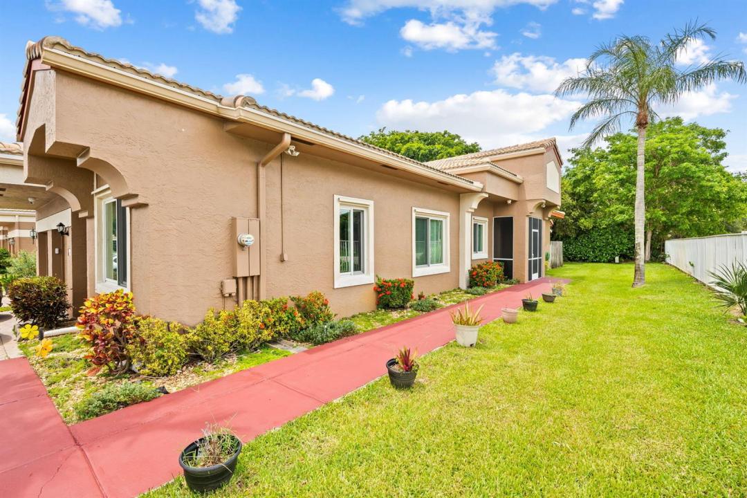 10156 Lombardy Drive, Tamarac, Florida 33321, Stati Uniti