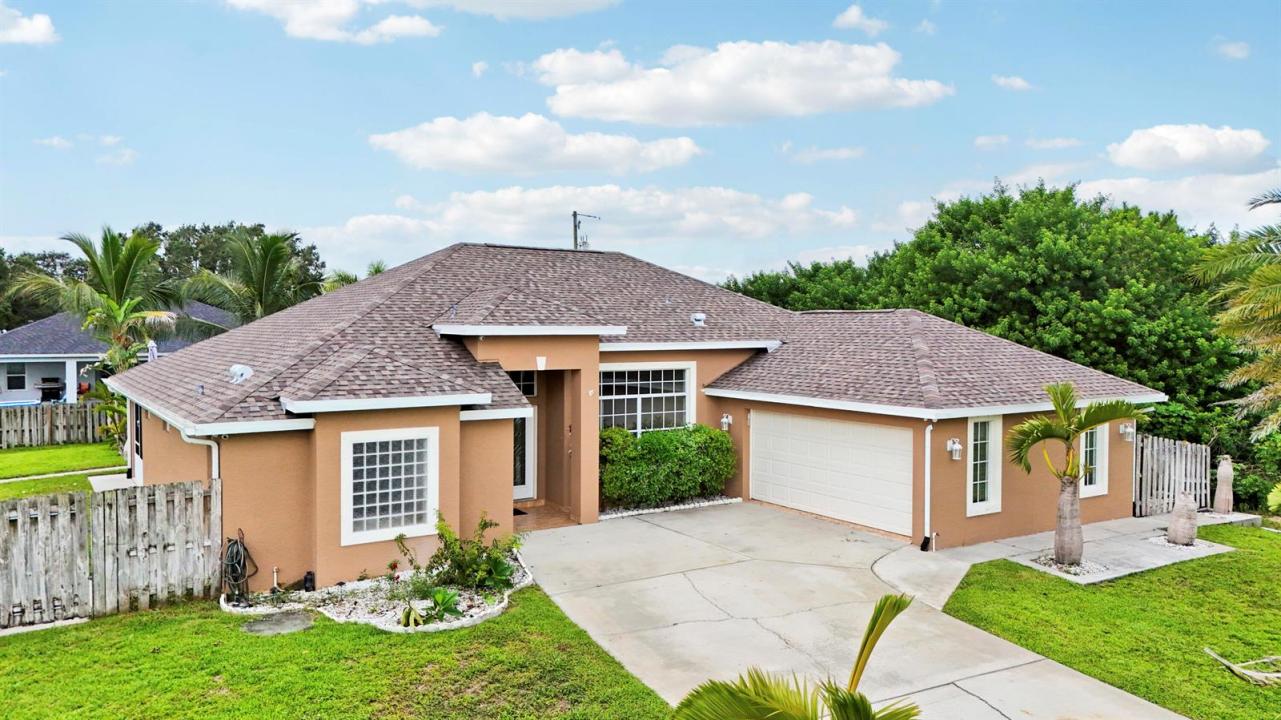 1114 SW Kalevala Drive, Port St. Lucie, Florida 34953, USA
