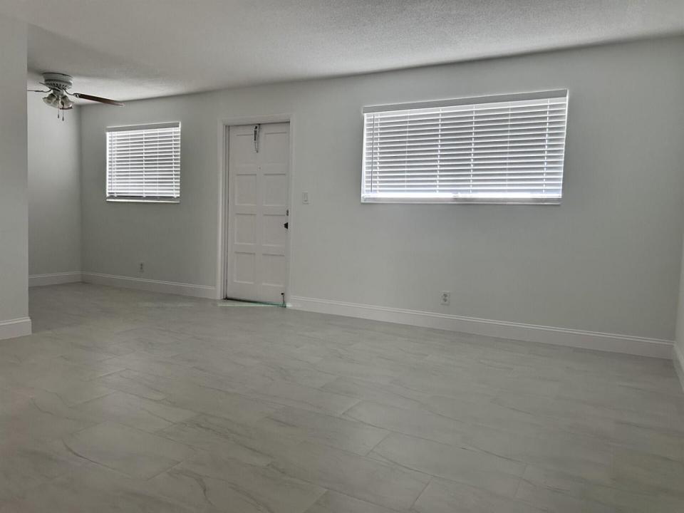 402 Lake Shore Drive 103, Lake Park, Floride 33403, États-Unis