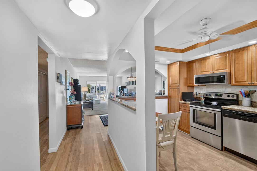 3186 VIA POINCIANA 114, Lake Worth, Floryda 33467, USA