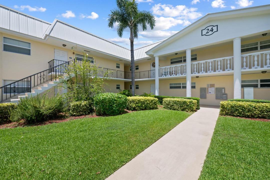24 COLONIAL CLUB Drive 101, Boynton Beach, Floride 33435, États-Unis
