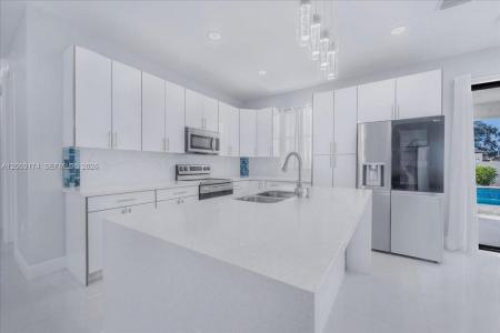 1114 NE 7th, Florida 33909, USA